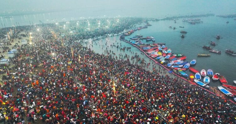 प्रयागराज में महाकुंभ 2025 का भव्य शुभारंभ: लाखों श्रद्धालुओं ने संगम में लगाई आस्था की डुबकी, सुरक्षा में NSG कमांडो तैनात