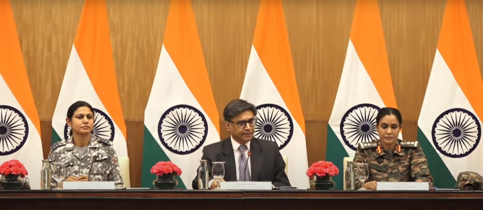 India Pakistan War Situation: पाकिस्तान द्वारा ड्रोन हमलों और गोलीबारी के बाद भारत की जवाबी कार्रवाई, विदेश मंत्रालय की प्रेस ब्रीफिंग में हुआ खुलासा