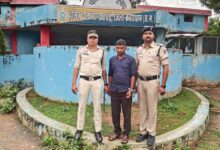 गुड़ फैक्ट्री के नाम पर 9.60 लाख की ठगी करने वाला शातिर ठग गिरफ्तार, वर्षों से था फरार