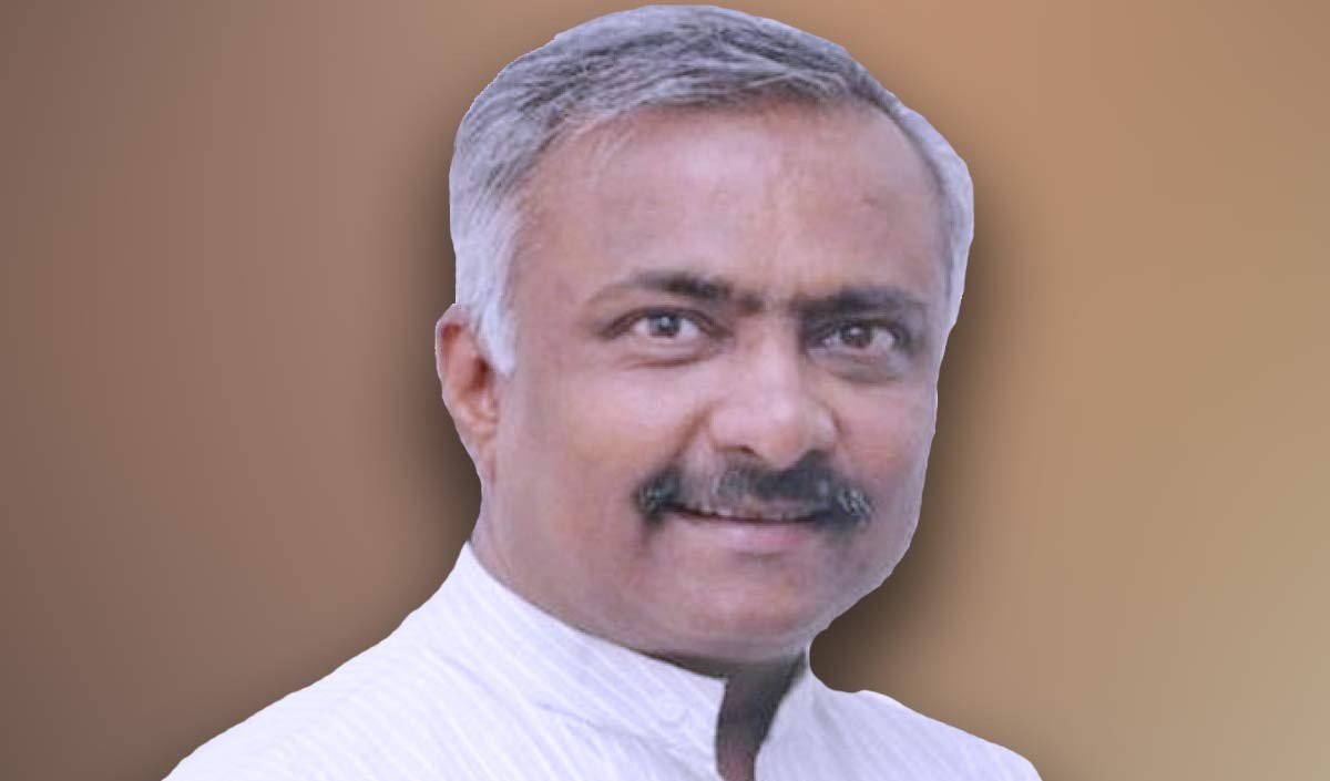 BJP नेता विनायक जोशी पहुंचे रायपुर, कार्यकर्ताओं ने किया भव्य स्वागत — समृद्ध भारत सम्मेलन सहित विभिन्न कार्यक्रमों में लेंगे भाग